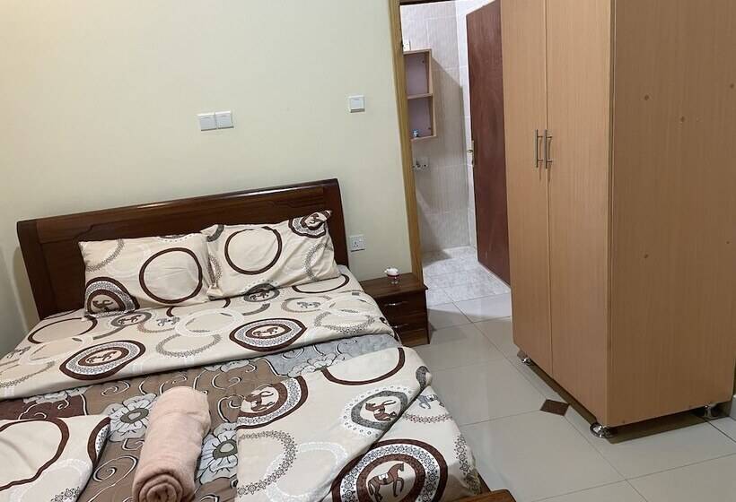 پانسیون M Safari Club