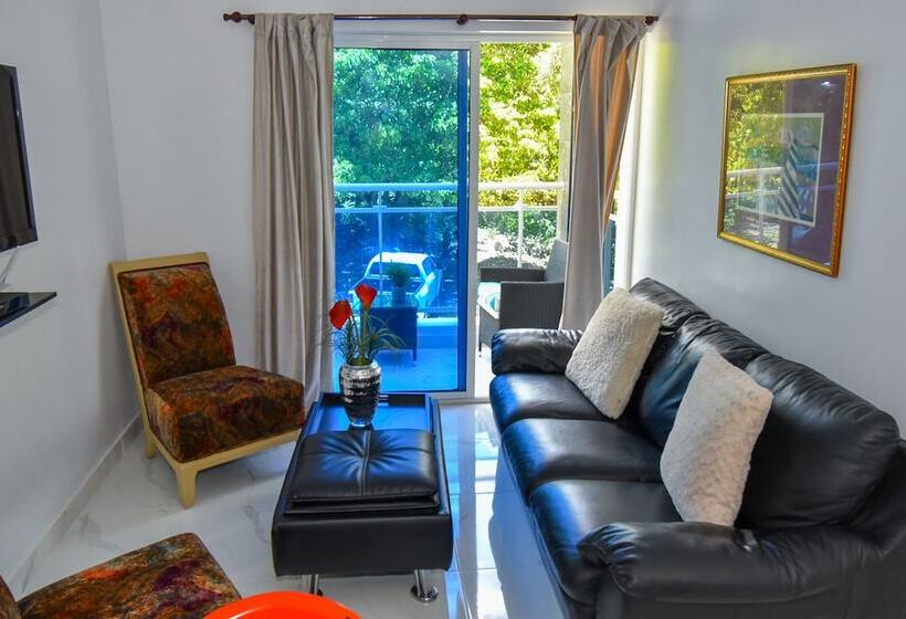 Rosil Place Aparthotel By The Beach