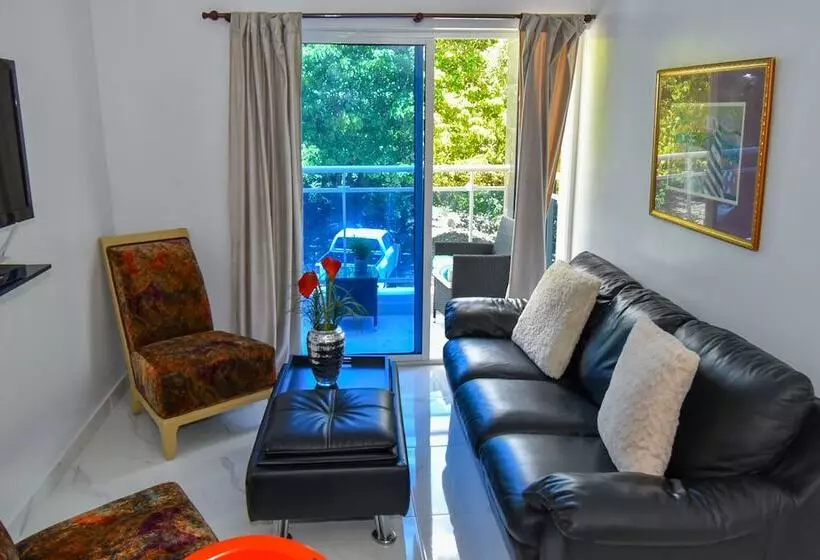 Rosil Place Aparthotel By The Beach
