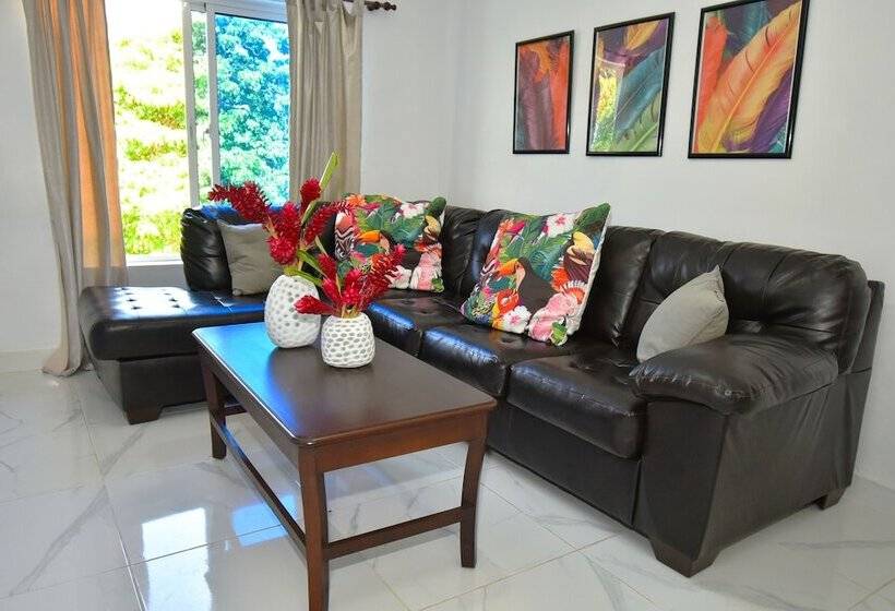 Rosil Place Aparthotel By The Beach