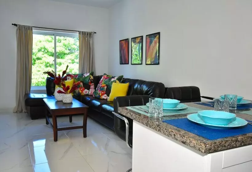 Rosil Place Aparthotel By The Beach