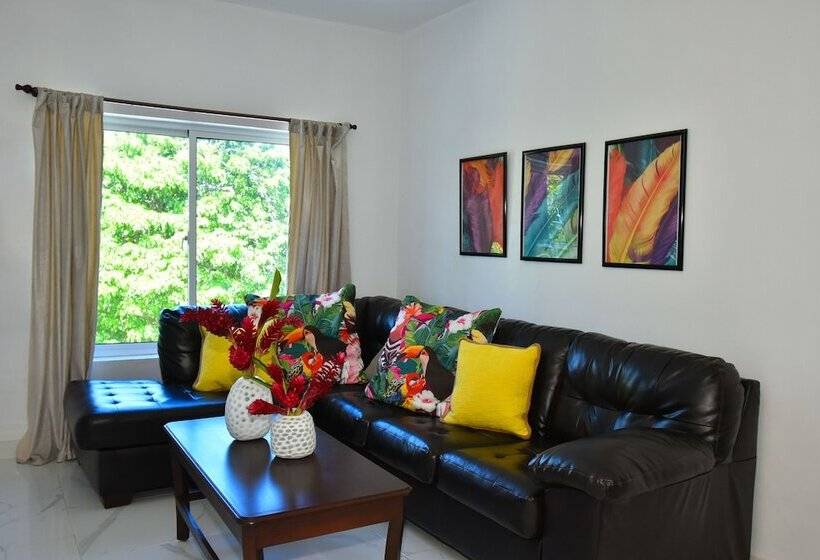 Rosil Place Aparthotel By The Beach