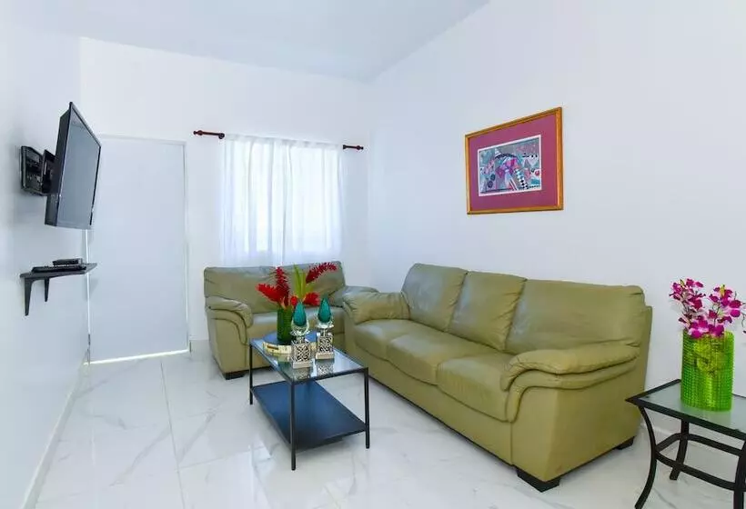Rosil Place Aparthotel By The Beach