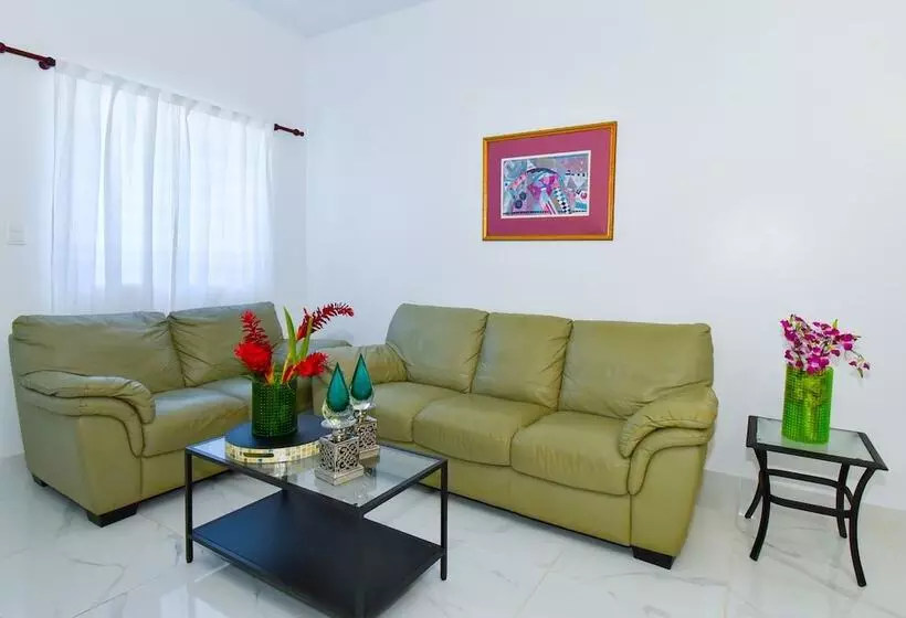 Rosil Place Aparthotel By The Beach