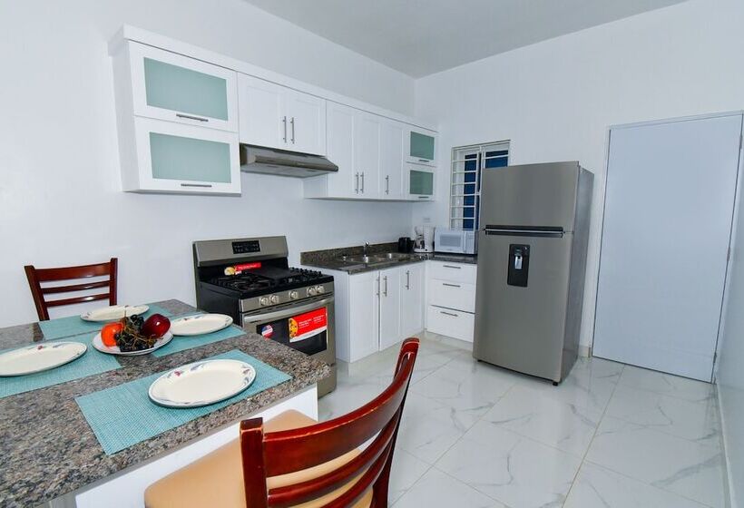 Rosil Place Aparthotel By The Beach