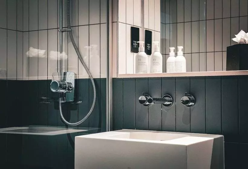 Southgate Hotel London