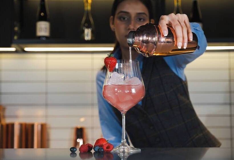 Southgate Hotel London