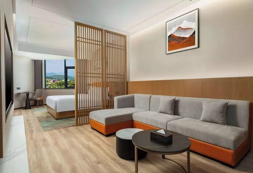 Hotelli Hawthorn By Wyndham Xishuang Banna Jinghong