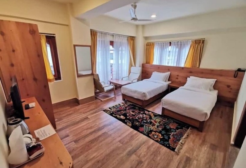 هتل Khuruu Khuruu