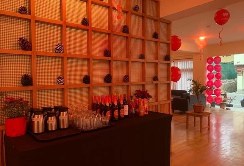 هتل Khuruu Khuruu