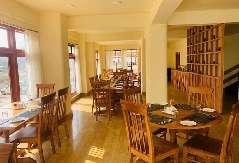 هتل Khuruu Khuruu