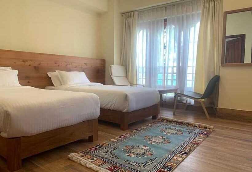 هتل Khuruu Khuruu