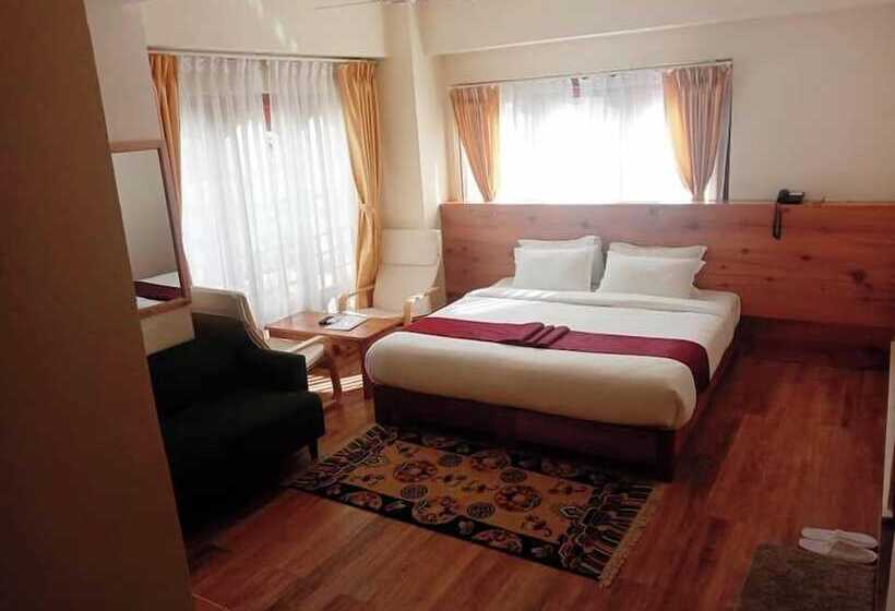 هتل Khuruu Khuruu