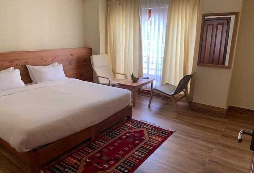 هتل Khuruu Khuruu