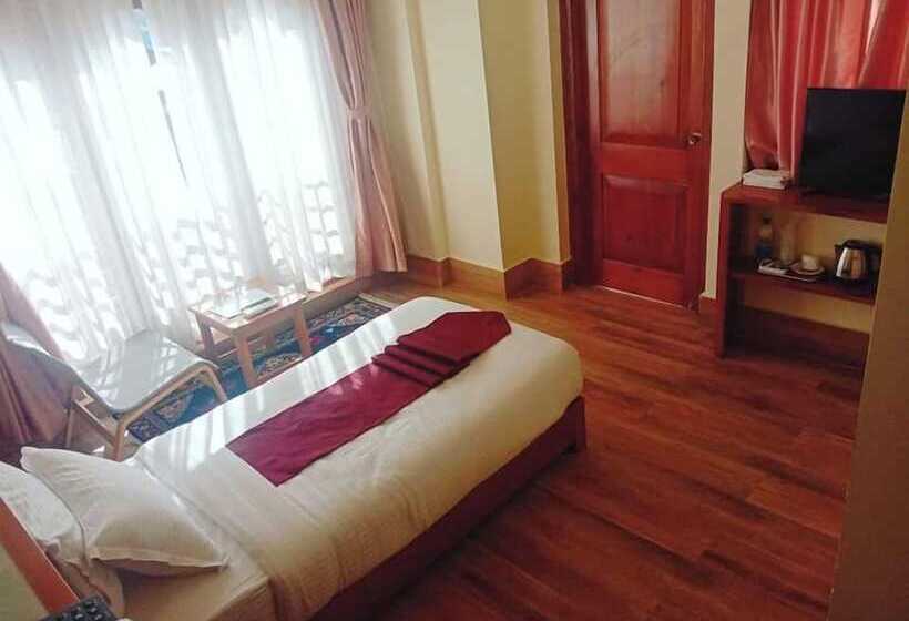 هتل Khuruu Khuruu