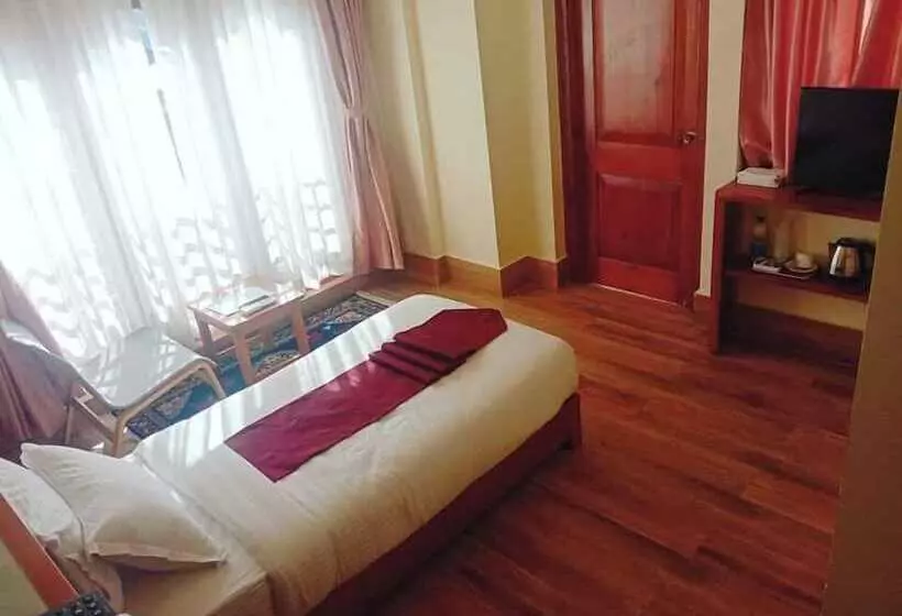 هتل Khuruu Khuruu