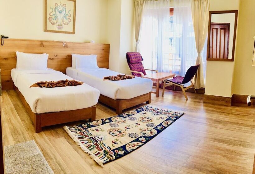 هتل Khuruu Khuruu