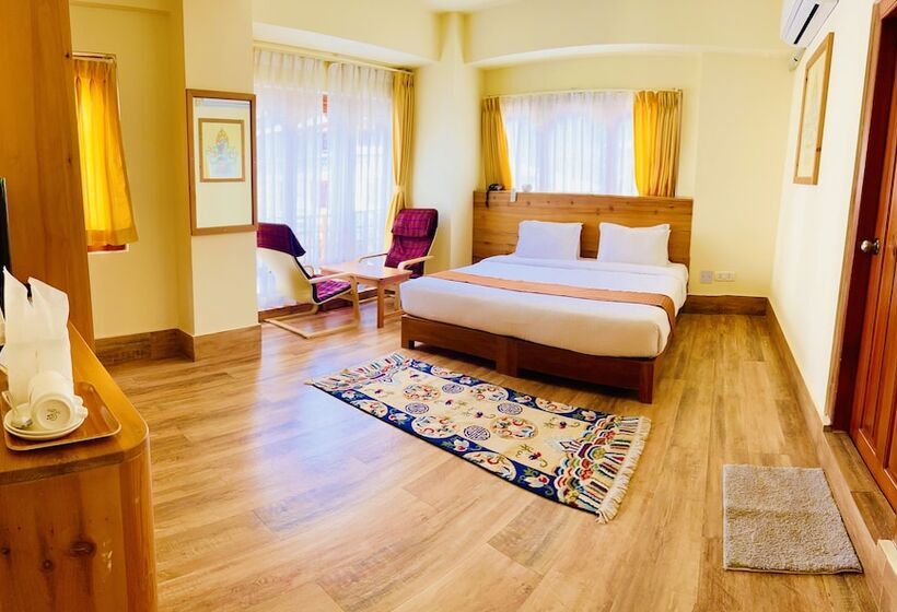 هتل Khuruu Khuruu