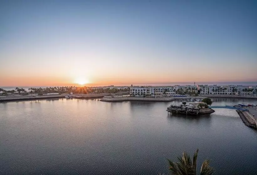 هتل The Club By Fanar