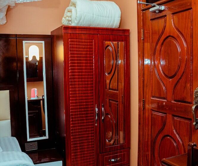 Отель Usungilo City