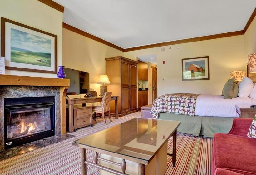 Lomakeskus 1428 Lodge At Spruce Peak Ski In Ski In Ski Out King Studio