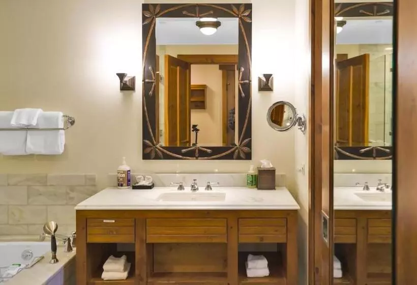 Lomakeskus 1428 Lodge At Spruce Peak Ski In Ski In Ski Out King Studio