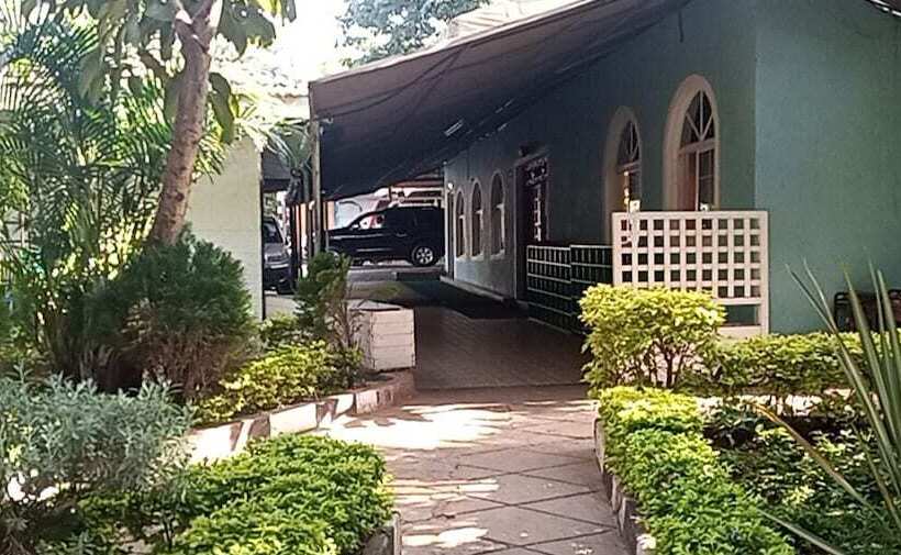 تختخواب و صبحانه Whitestar