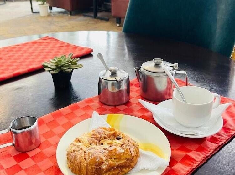 تختخواب و صبحانه Whitestar