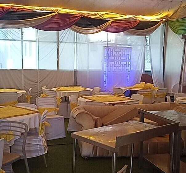 تختخواب و صبحانه Whitestar