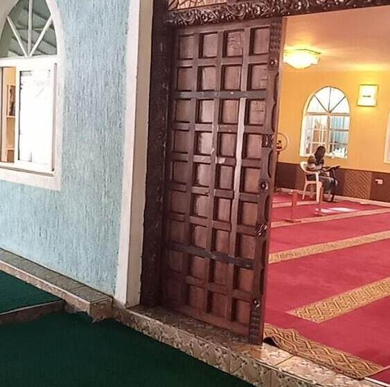 تختخواب و صبحانه Whitestar