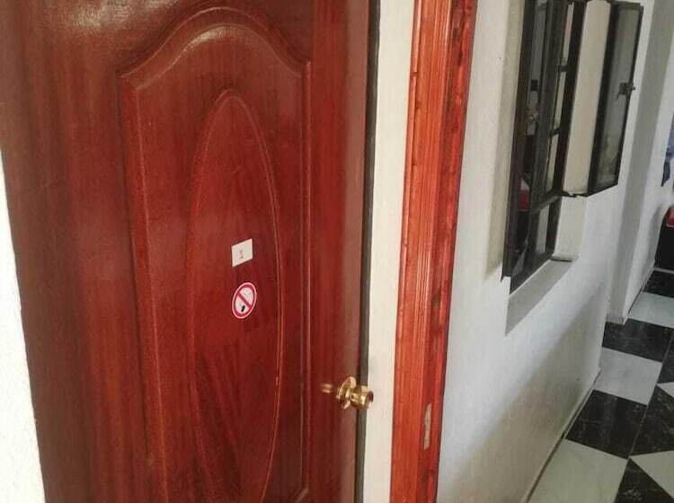 Guest House Hotel Chrisna Hostel