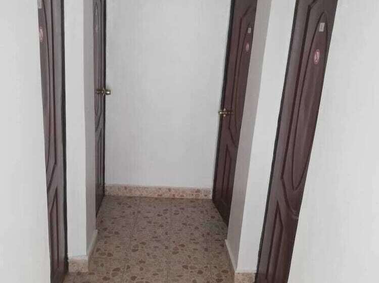 Guest House Hotel Chrisna Hostel