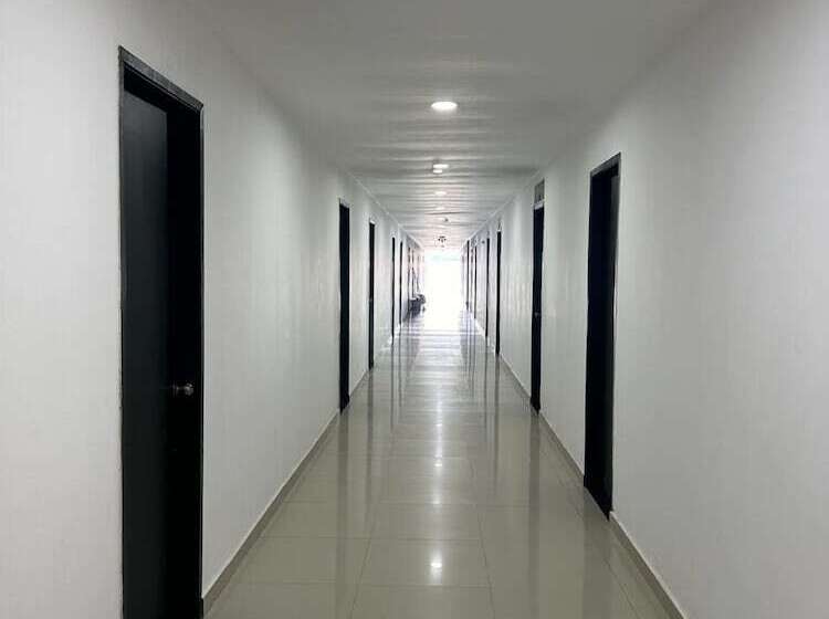 هتل Bazurto Plaza