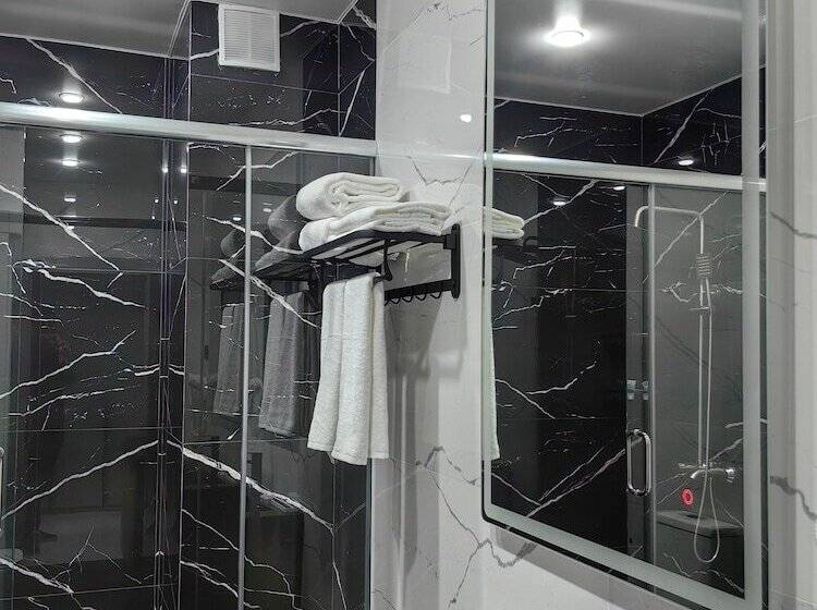 هتل Shymkent Park