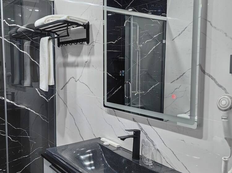 هتل Shymkent Park