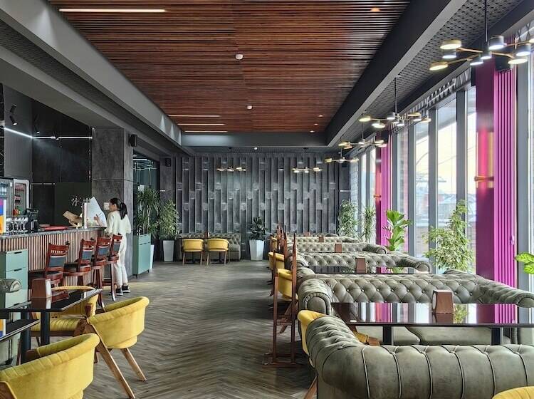 هتل Shymkent Park