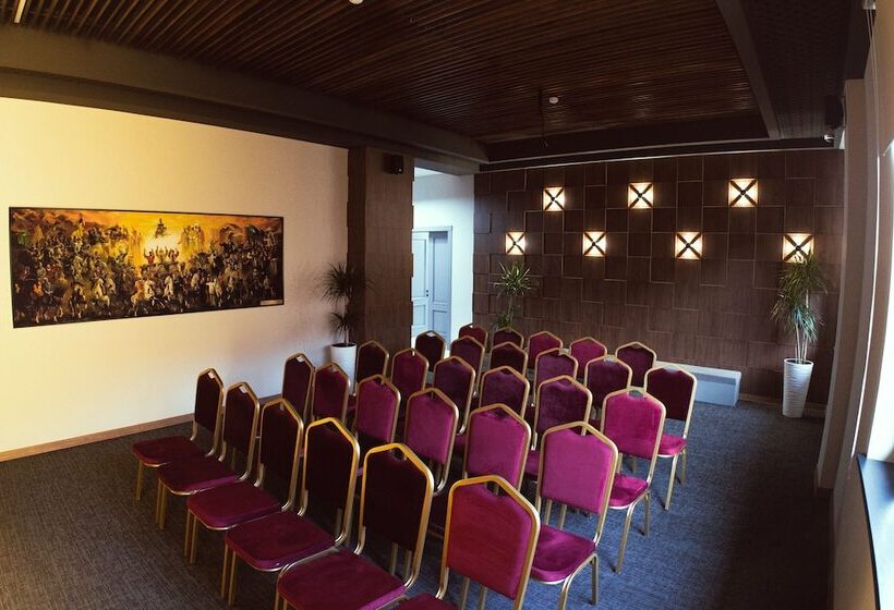 هتل Shymkent Park