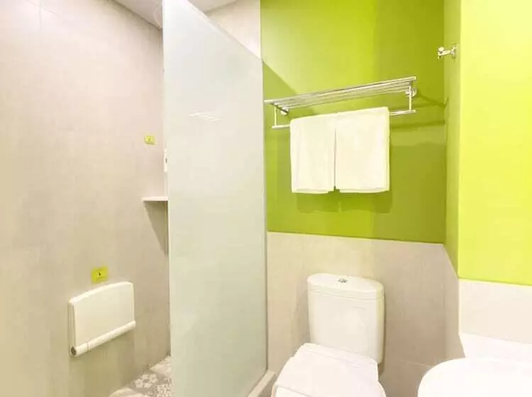 Rv Hotel Kutus Kutus