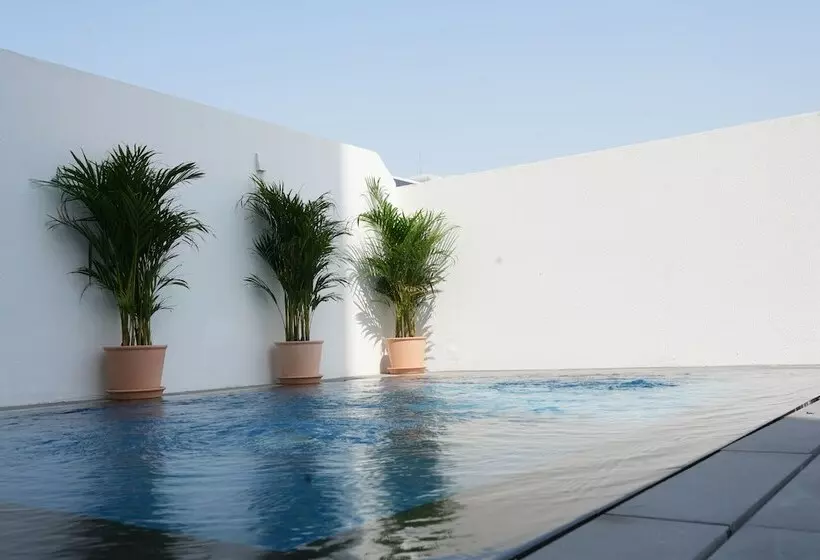 Shada Hotels Jumeirah Gardens