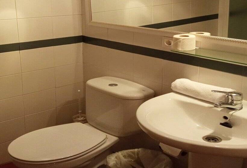 Apartamentos Las Tuyas 3000