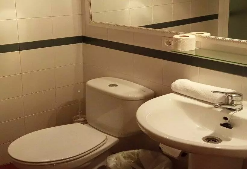 Apartamentos Las Tuyas 3000