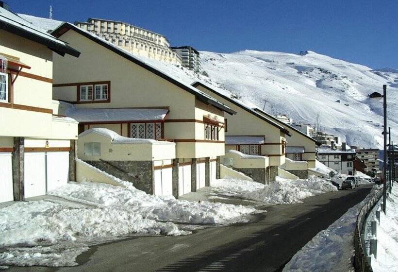 Apartamentos Las Tuyas 3000