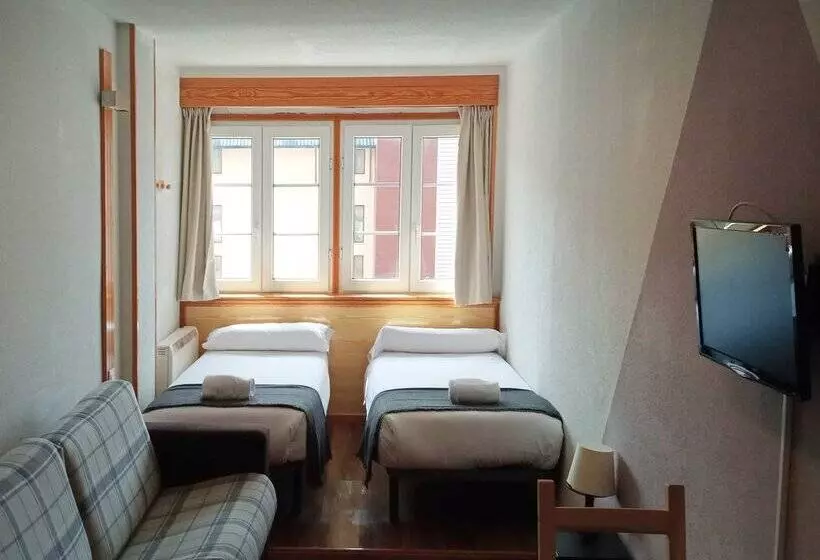 Apartamentos Las Tuyas 3000