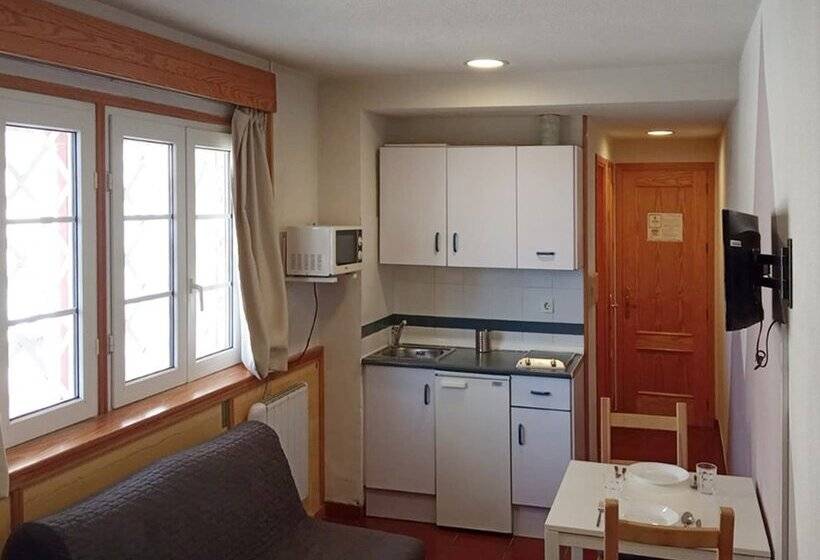 Apartamentos Las Tuyas 3000