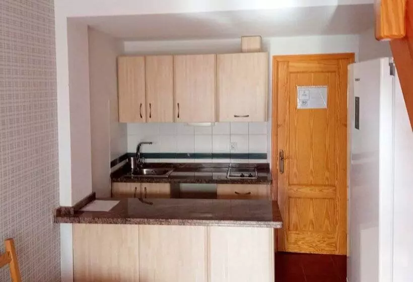 Apartamentos Las Tuyas 3000