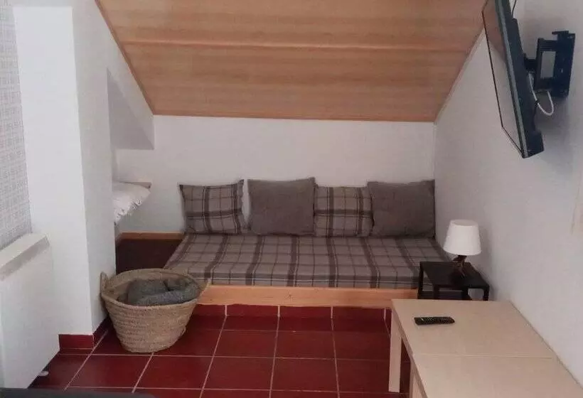 Apartamentos Las Tuyas 3000