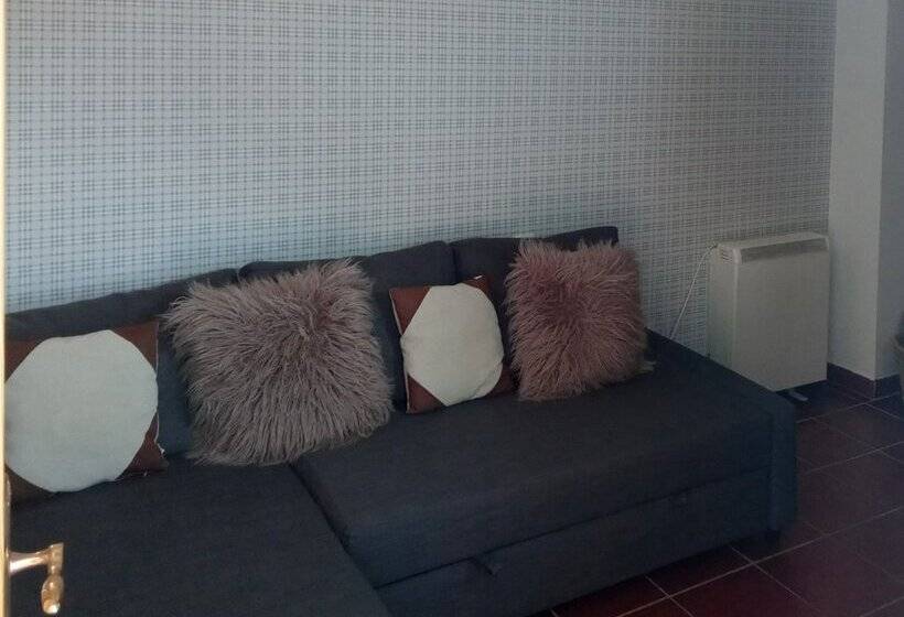 Apartamentos Las Tuyas 3000