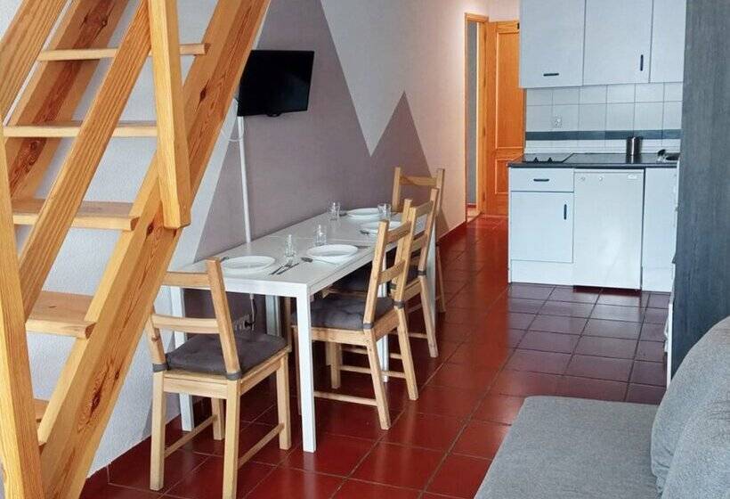 Apartamentos Las Tuyas 3000