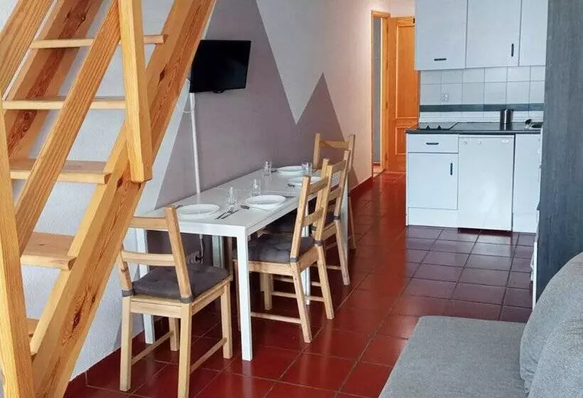 Apartamentos Las Tuyas 3000