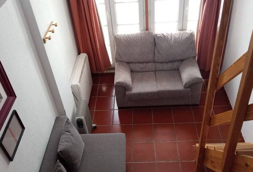 Apartamentos Las Tuyas 3000